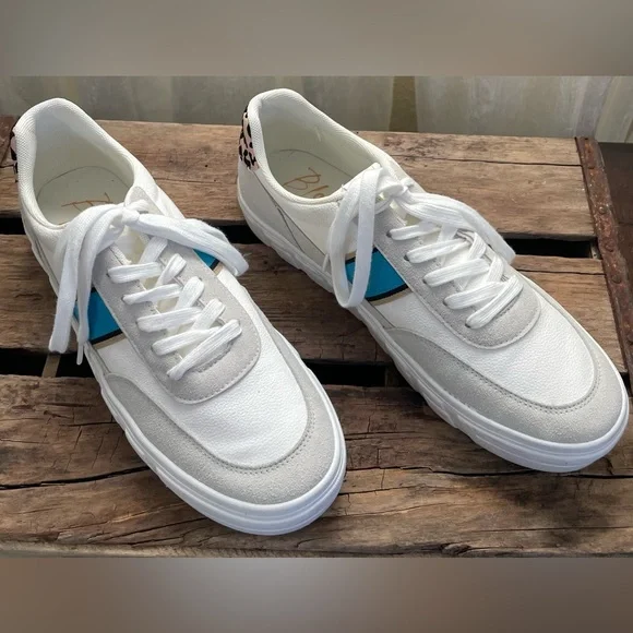 Blowfish Malibu Platform Sneakers.
Women’s Size 11 - Picture 3 of 5